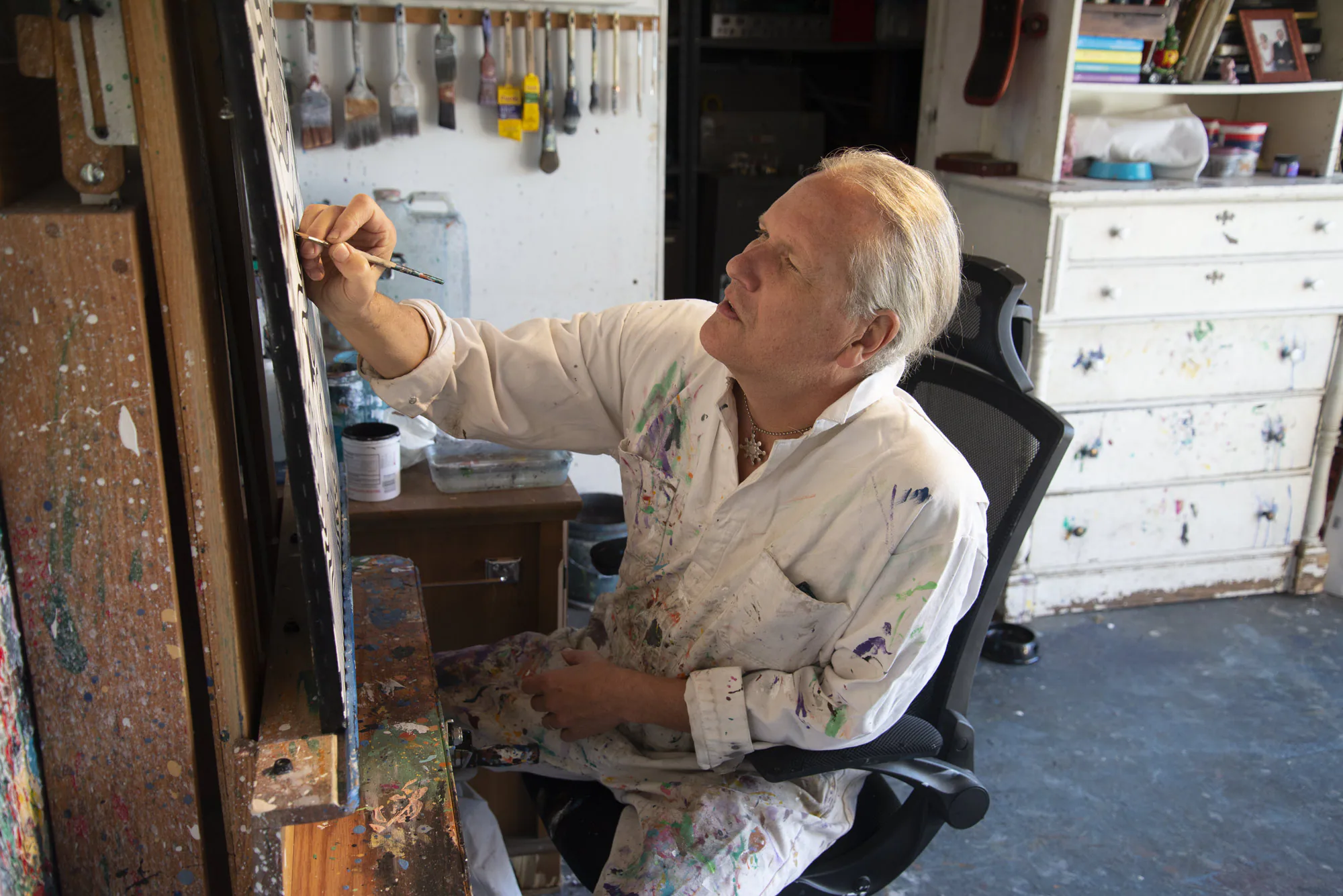 Anthony Ausgang is an artist based in Los Angeles, California. 